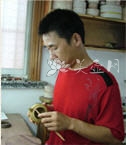紫砂壶艺师图片:陈洪新