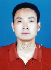 紫砂壶艺师图片:范洪明