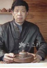 紫砂壶艺师图片:陈盘新