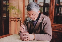 紫砂壶艺师图片:王品荣