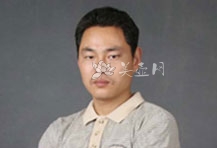 紫砂壶艺师图片:潘国胜