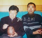 紫砂壶艺师图片:秦峻