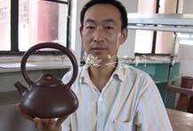 紫砂壶艺师图片:马群东