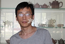 紫砂壶艺师图片:金晖