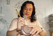 紫砂壶艺师图片:范建军