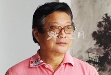 紫砂壶艺师图片:鲍志强