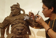紫砂壶艺师图片:李建伟