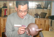 紫砂壶艺师图片:王奋良