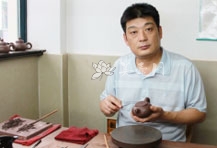 紫砂壶艺师图片:陈顺培