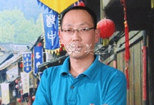 紫砂壶艺师图片:缪锡强