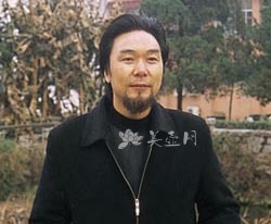 紫砂壶艺师图片：张庆臣 