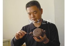紫砂壶艺师图片：潘跃明 