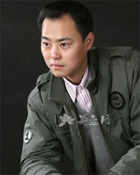 紫砂壶艺师图片:顾峰明