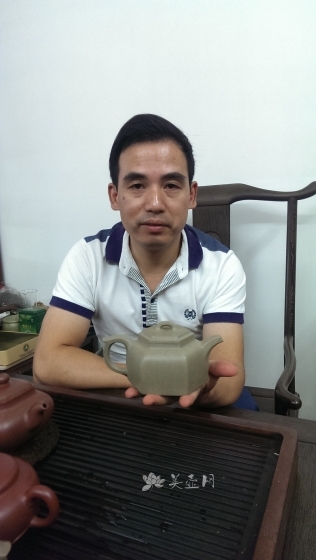 紫砂壶艺师图片:许学军