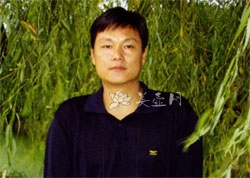 紫砂壶艺师图片:王杏军