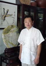 紫砂壶艺师图片:罗荣贤