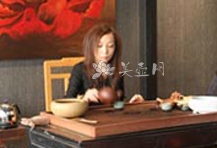 紫砂壶艺师图片:史毓琦