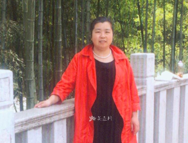 紫砂壶艺师图片:葛小燕