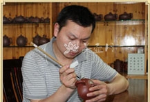 紫砂壶艺师图片:江政凌