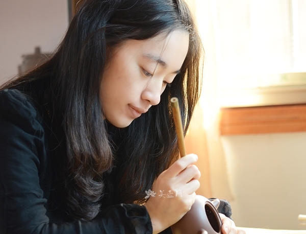 紫砂壶艺师图片:杨圣