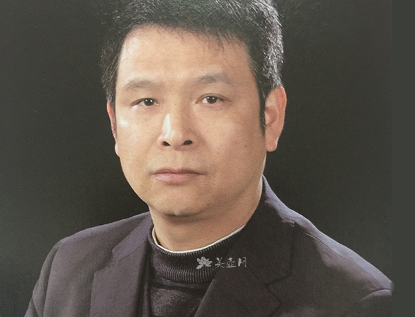紫砂壶艺师图片：丁益民 