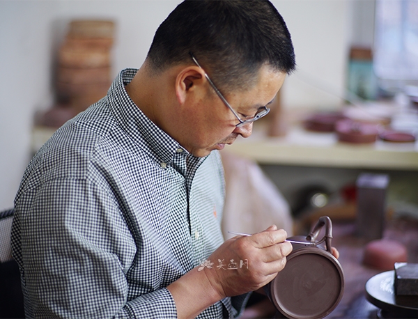 紫砂壶艺师图片：陈国宏 