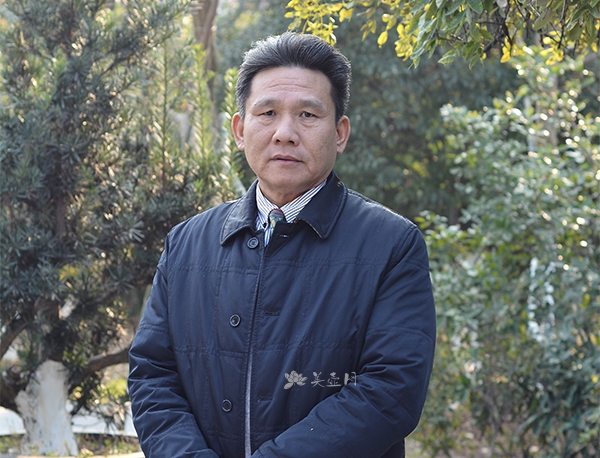 紫砂壶艺师图片：鲍正平 